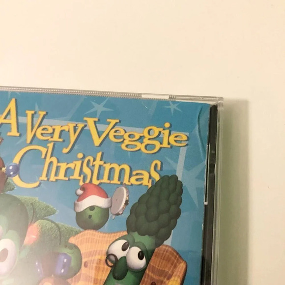 Veggie Tales A Very Veggie Christmas CD Christmas Album And Activity Book - Picture 7 of 16